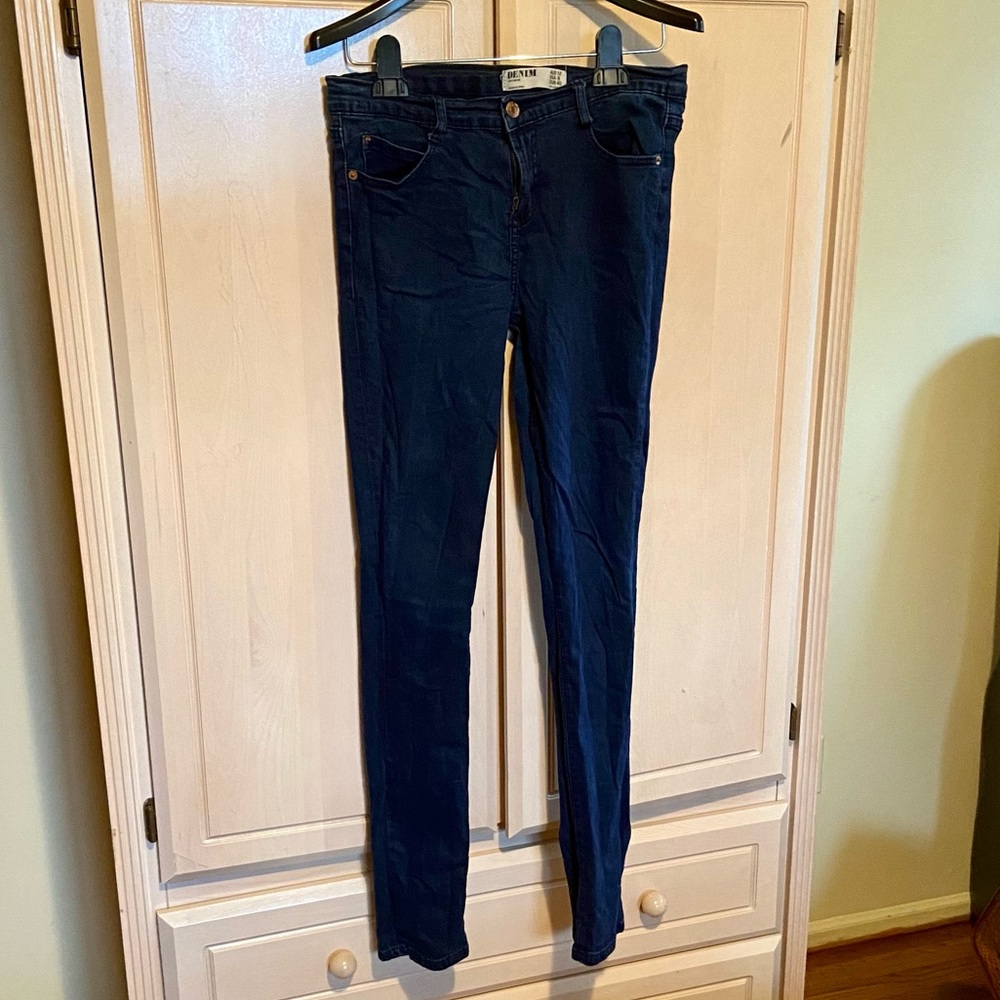 Dark wash Cotton On skinny jeans, size 8